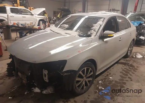 2017 Volkswagen Jetta 1.4T Se z USA, uszkodzony, nr VIN 3VWDB7AJXHM247107